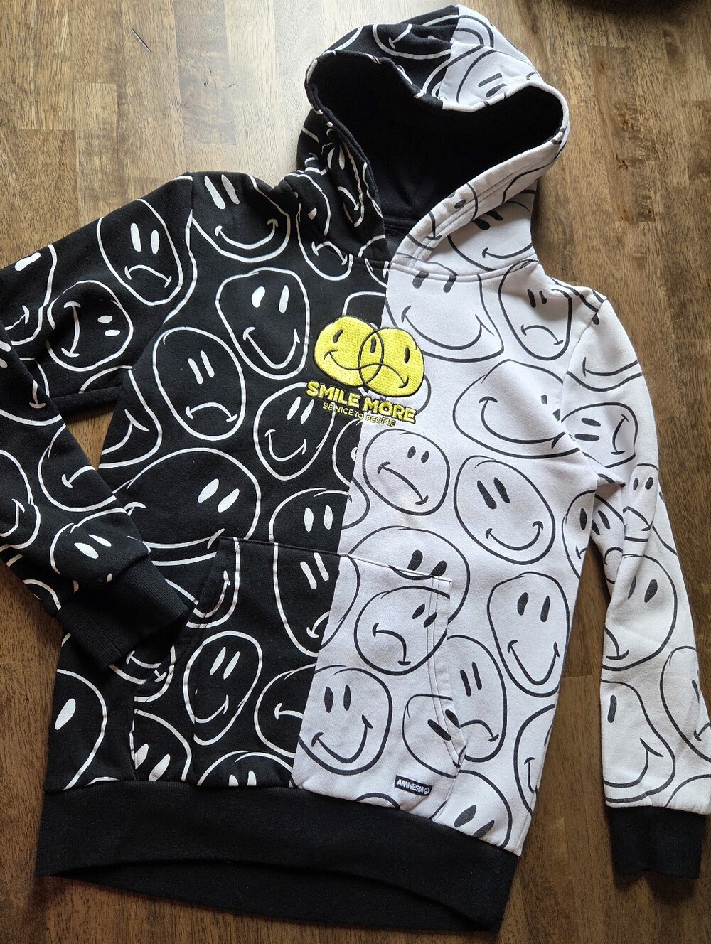 Amnesia Smile More Kids Bold Black & White Split Smile Hoodie